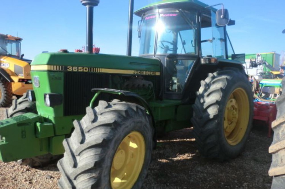 John Deere 3650