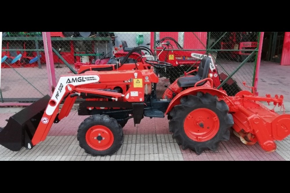 Minitractor Kubota con pala. mini tractor