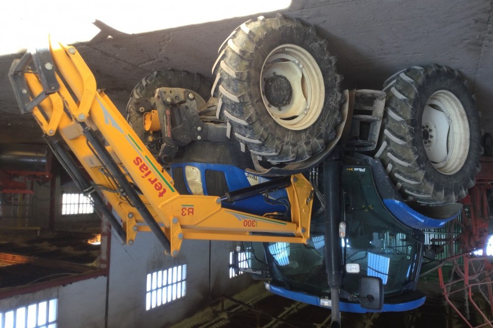 LAMUSA Y SERVICIOS, S.L. LAMUSA Y SERVICIOS, S.L. New holland