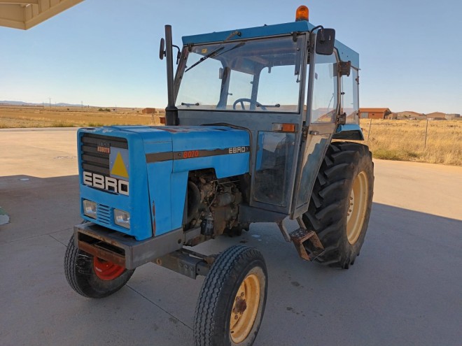 Tractor Ebro modelo 8070 , usado pero en buen estado Ebro