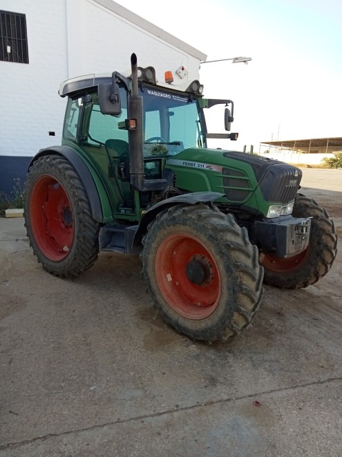 FENDT 211S