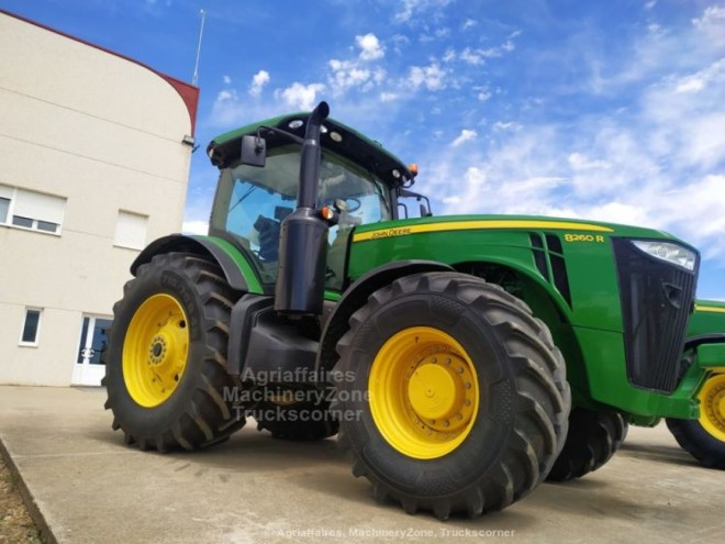 John Deere 8260R ID 5047 John deere