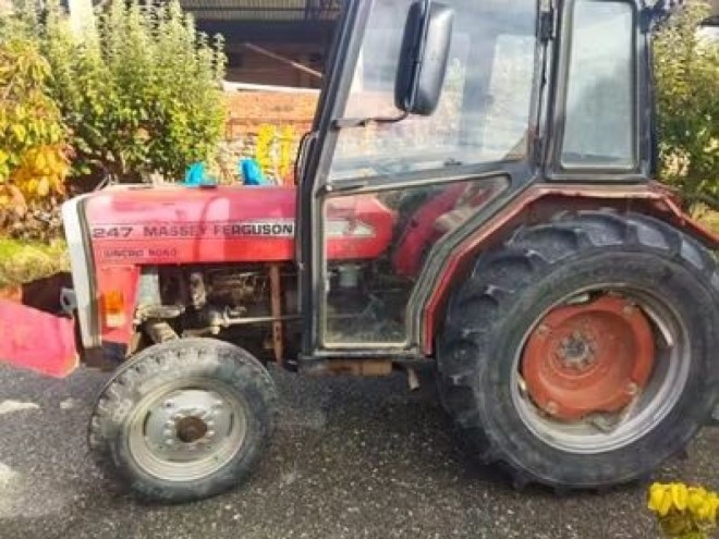 TRACTOR MASSEY FERGUSON 247