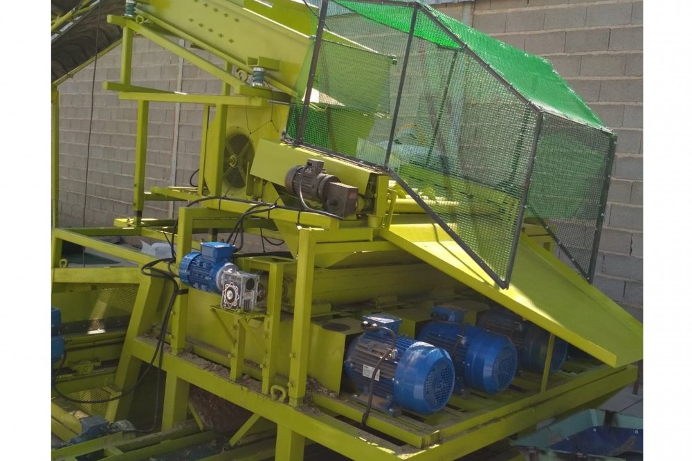 Máquina multifunción para el procesado de almendras A-M-P Sprayers