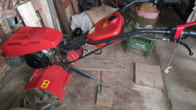 SE VENDE MOTOAZADA AGRIMAC 3002  EN MUY BUEN ESTADO Agria