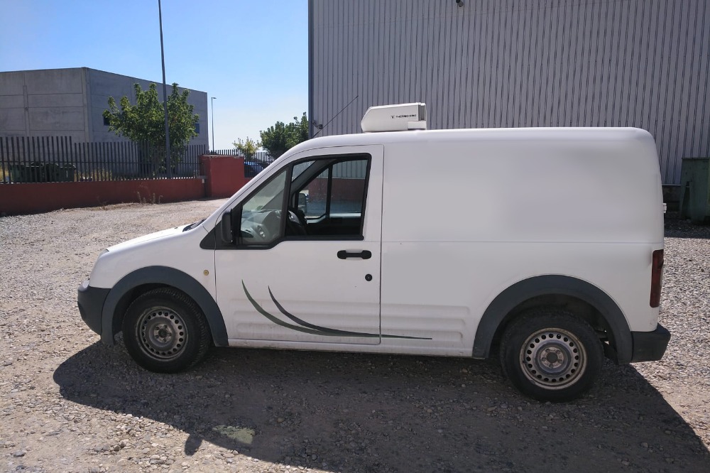 Venta de frigorífica Ford Transit Conect 90T200 usado en
