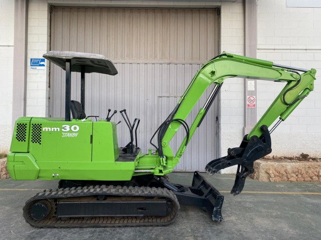 Giratoria de ocasión económica marca Mitsubishi 3.000 kg Mitsubishi