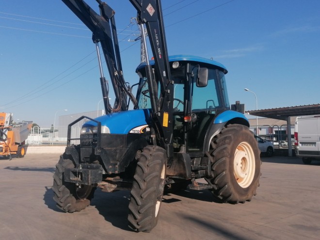 NEW HOLLAND TD75D 4 WD CON PALA New holland
