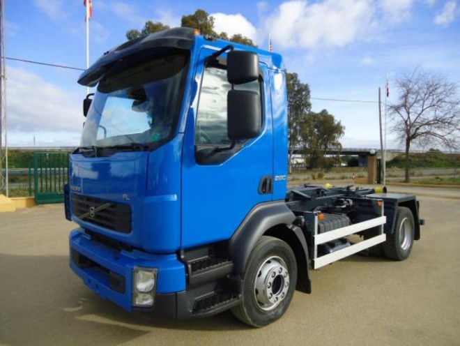 VOLVO FL 240 GANCHO PORTACONTENEDOR