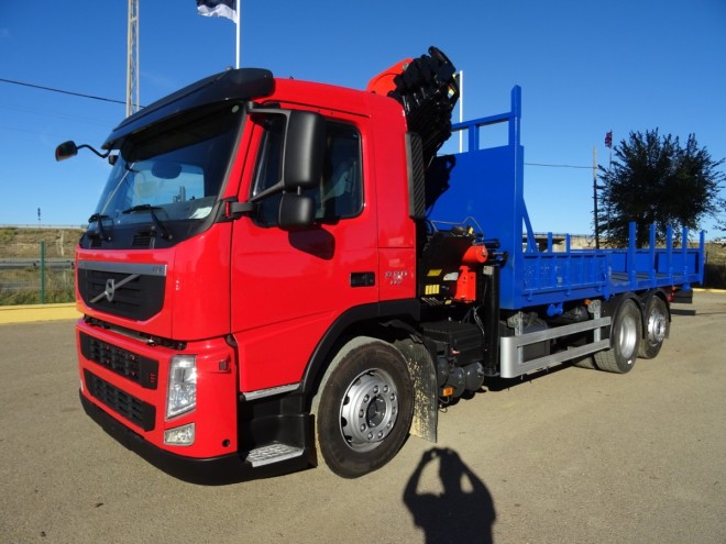 VOLVO FM 330-CAMIONES GRUAS