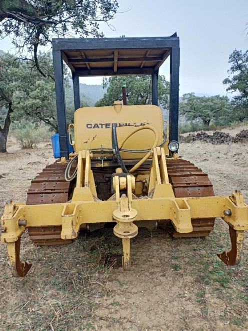 Vendo tractor cadena D5 