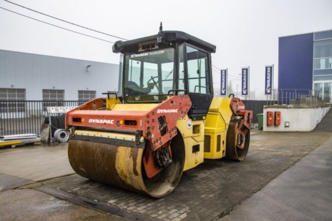 APISONADORA DYNAPAC COMPACTEUR CC524 HF Desconocida