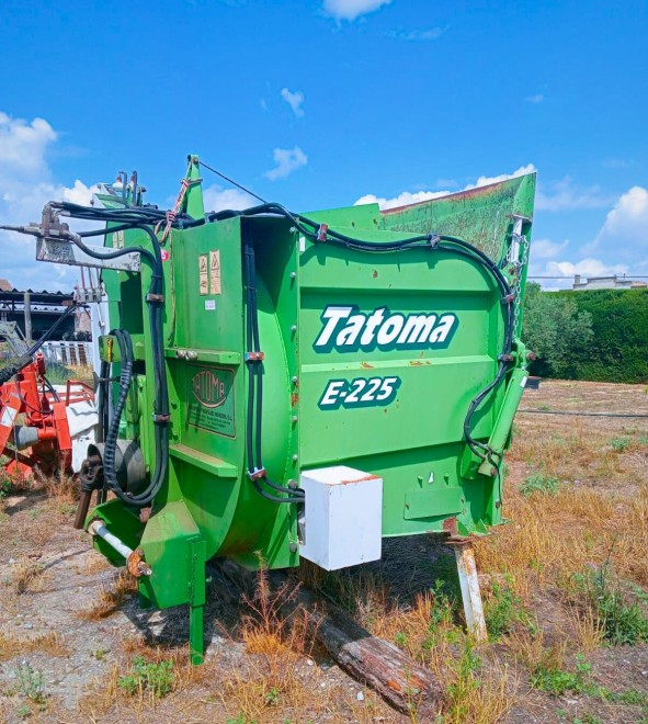 Picadora de paja / encamadora Tatoma