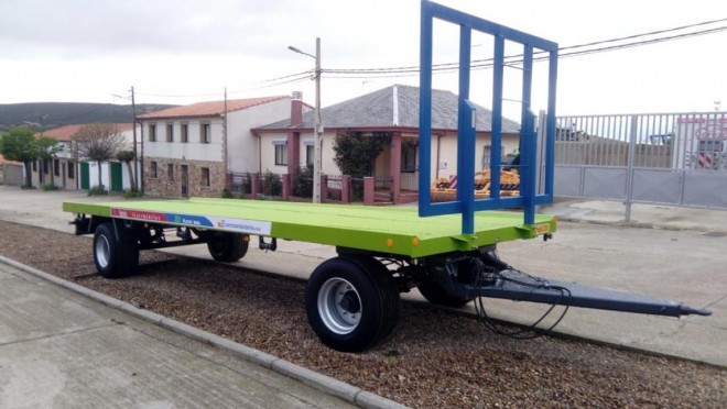 PLATAFORMA DE PACAS TANDEM 18 Tn DE 8,5 M 