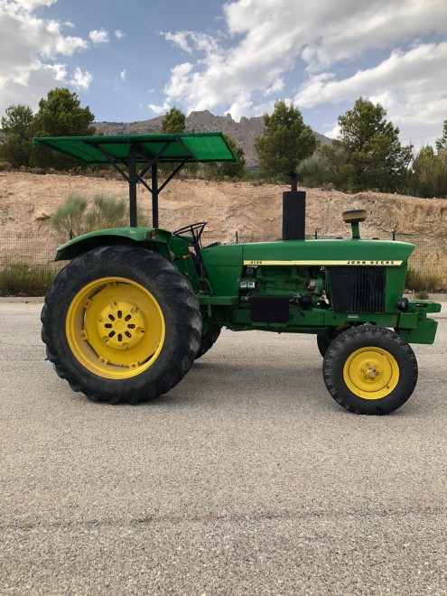 John Deere 3130