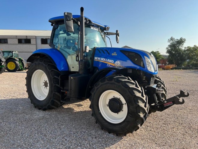 New Holland T7210