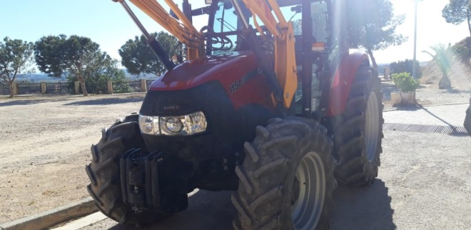 CASE FARMALL 115C Case