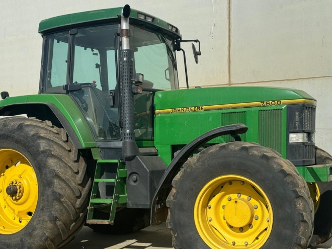 JOHN DEERE 7600 John deere