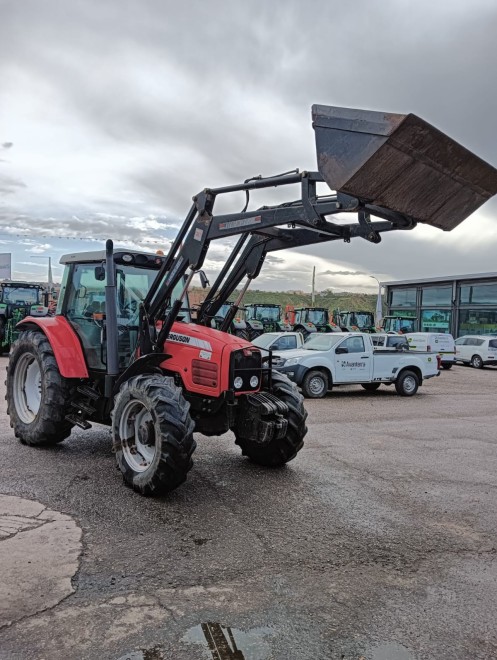 Massey Ferguson 5465