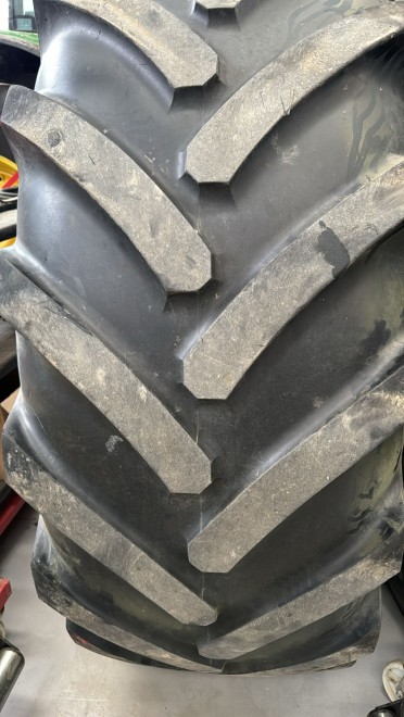 2 RUEDAS / CUBIERTAS MICHELIN AXIOBIB 710/75R42 AL 20? VIDA