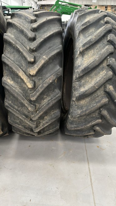 2 RUEDAS / CUBIERTAS PETLAS 650/65R42 AL 80? VIDA