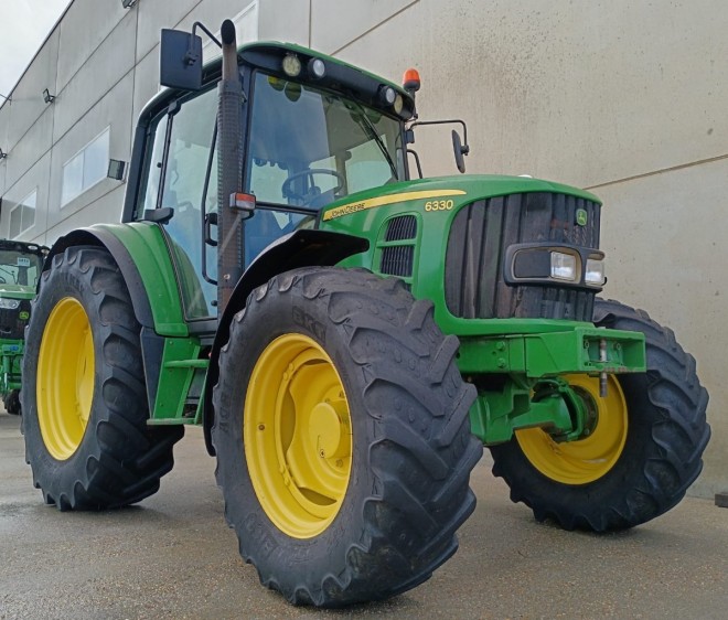 JOHN DEERE 6330