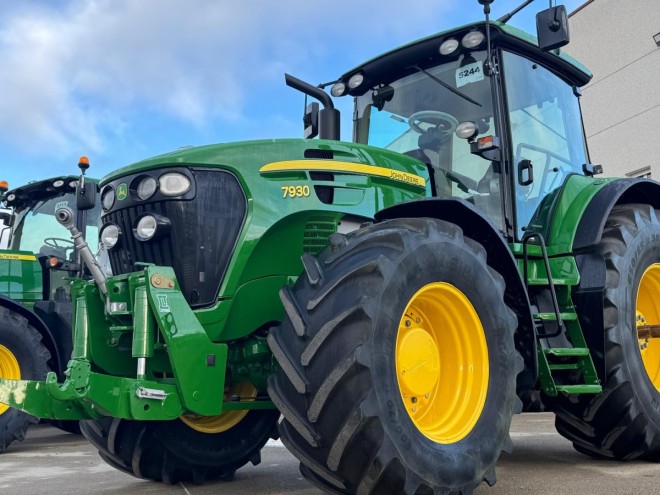 JOHN DEERE 7930