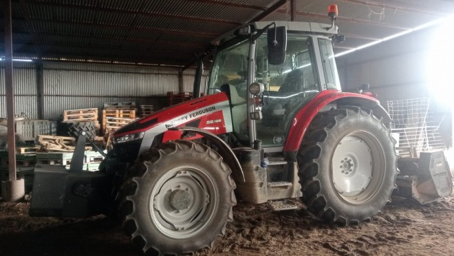 Tractor Massey Ferguson 5S.125