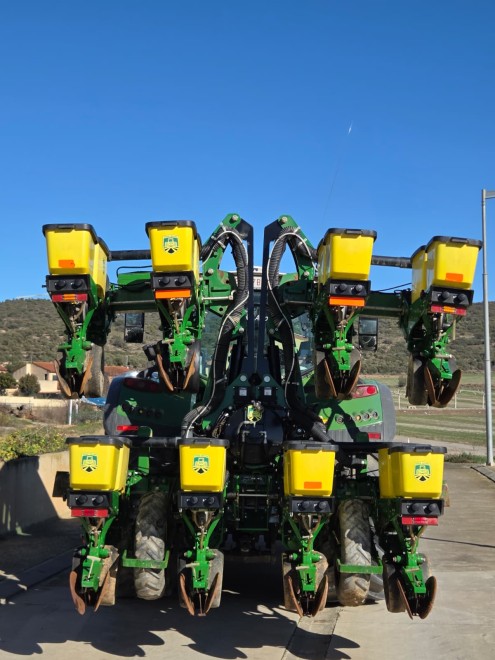 Sembradora John deere 8 cuerpos