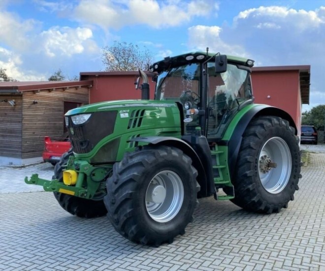 John Deere 6210 R John deere