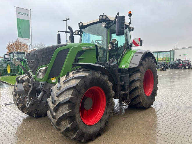 Fendt 828 Vario S4 Profi Plus