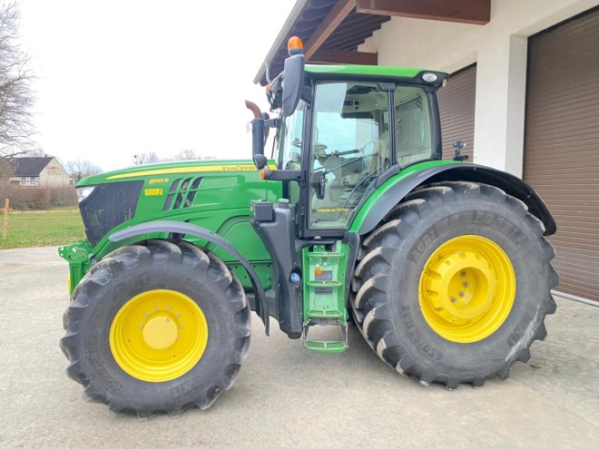 John Deere 6195 R John deere