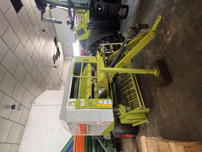claas rollant 240 Desconocida
